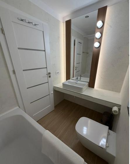 Apartament cu 3 camere semidecomandat, mobilat în Floreasca