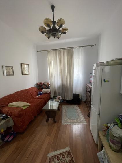 Apartament cu 2 camere semidecomandat în Capitale