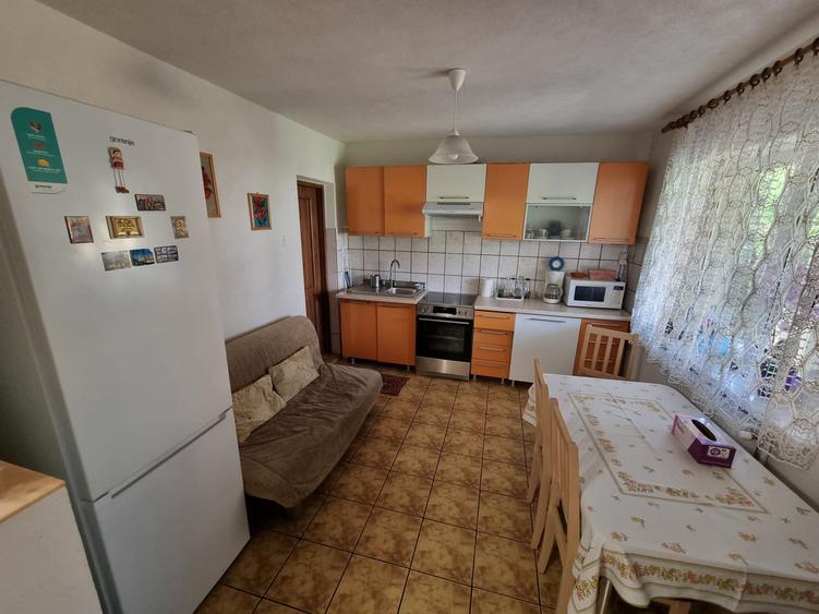 Casă individuală cu 6 camere cu Teren 715 Mp în Cetate