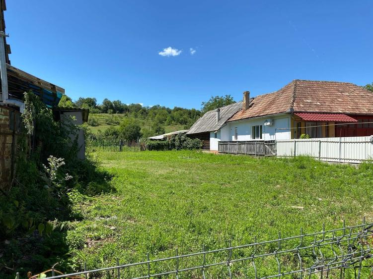 Casă cu 4 camere în Letca