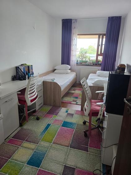 Apartament cu 2 camere decomandat în Ultimul leu
