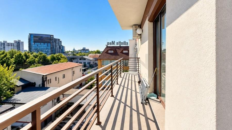 Apartament cu 3 camere decomandat în Băneasa