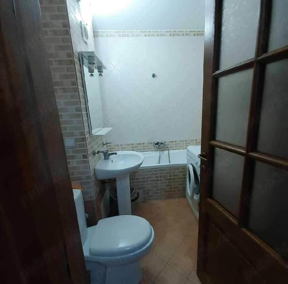 Garsonieră decomandată în Central