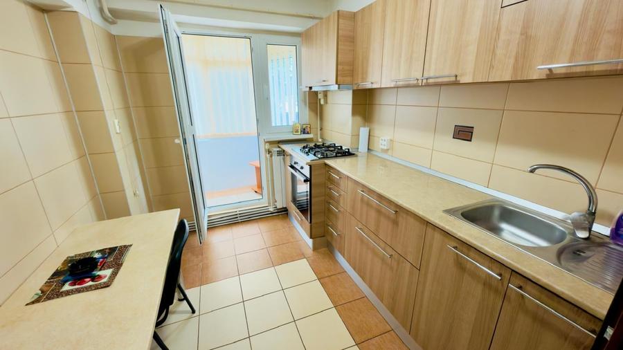 Apartament cu 3 camere decomandat, mobilat în Țiglina 1