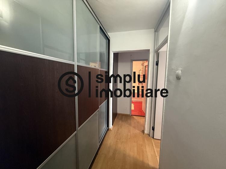 Apartament cu 3 camere decomandat, mobilat în Lăpuș