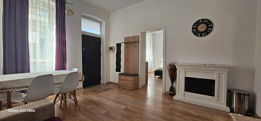 Apartament cu 2 camere decomandat în Central