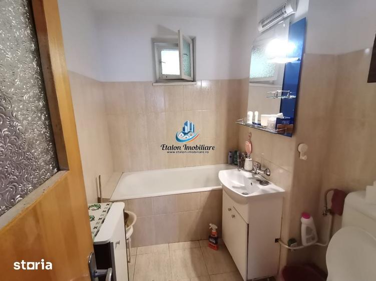 Apartament cu 3 camere decomandat în Dărmănești