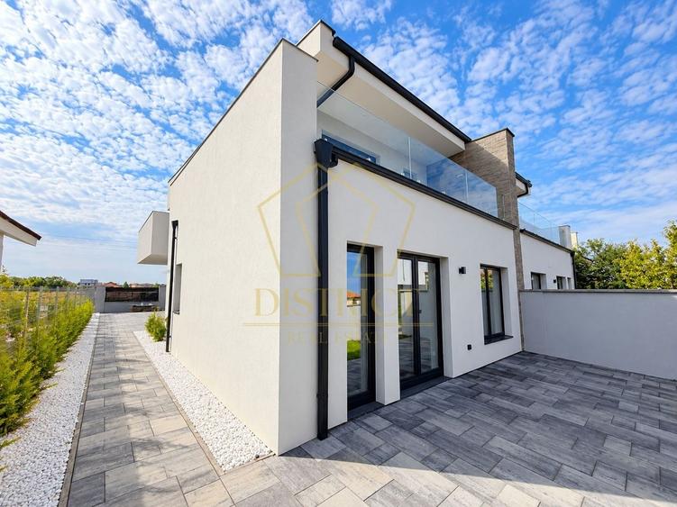Duplex cu 4 camere cu Canalizare în Dumbrăvița