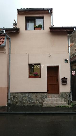 Ofer spre inchiriere garsoniera la casa in centru Sibiu