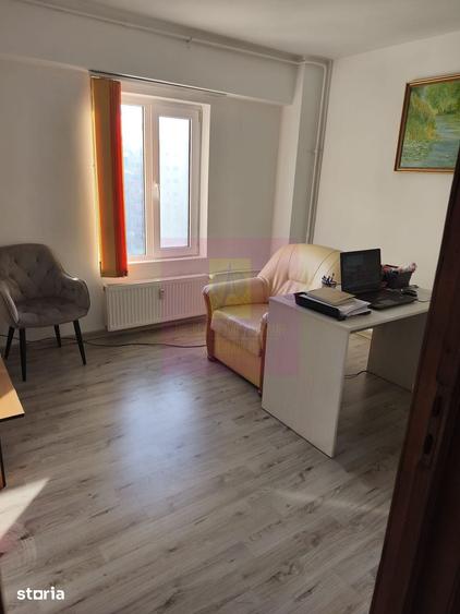 Apartament cu 3 camere decomandat în Decebal