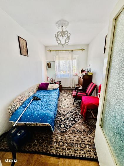 Apartament cu 4 camere decomandat în Central