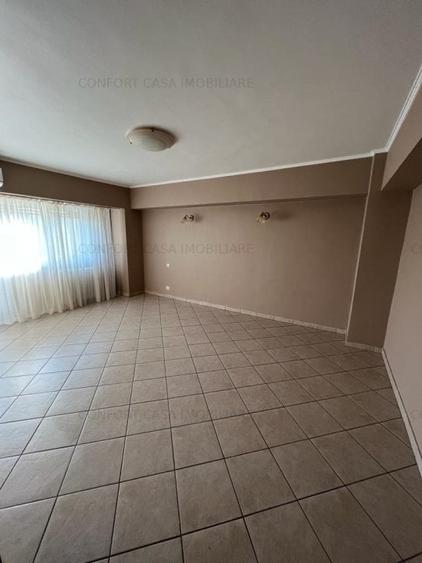Apartament cu 3 camere decomandat în Unirii