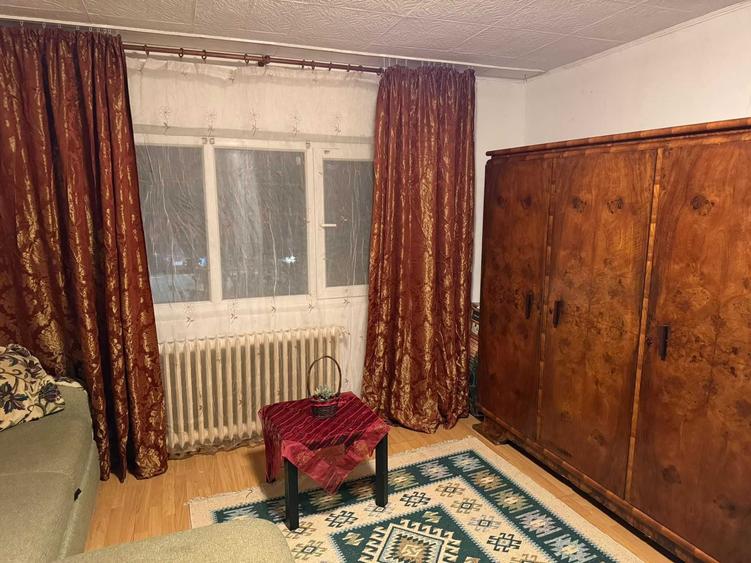 Garsonieră decomandată în Brâncoveanu