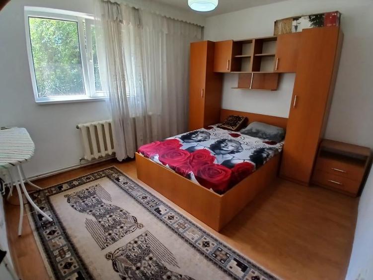 Apartament cu 2 camere decomandat, mobilat în Nicolina