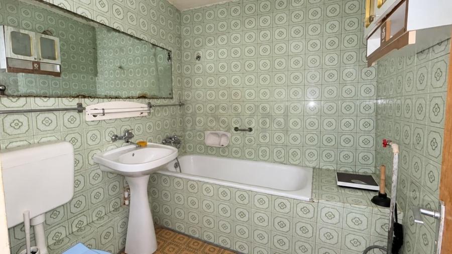 Apartament cu 3 camere semidecomandat, mobilat în Lacul Tei