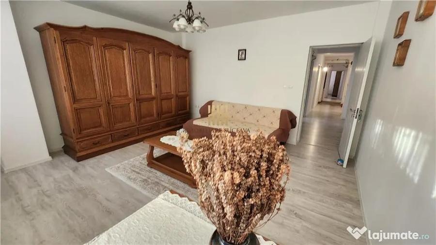 Apartament cu 4 camere decomandat în Ipotești