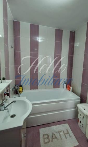 Apartament cu 3 camere semidecomandat în Florești