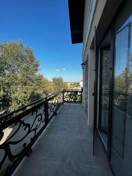 Apartament cu 3 camere decomandat în Giroc