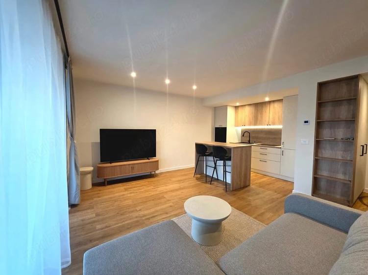 Apartament cu 2 camere semidecomandat în Aradului