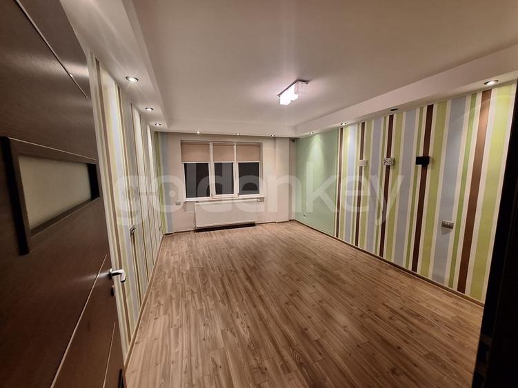 Casă individuală cu 5 camere cu Canalizare în Pipera