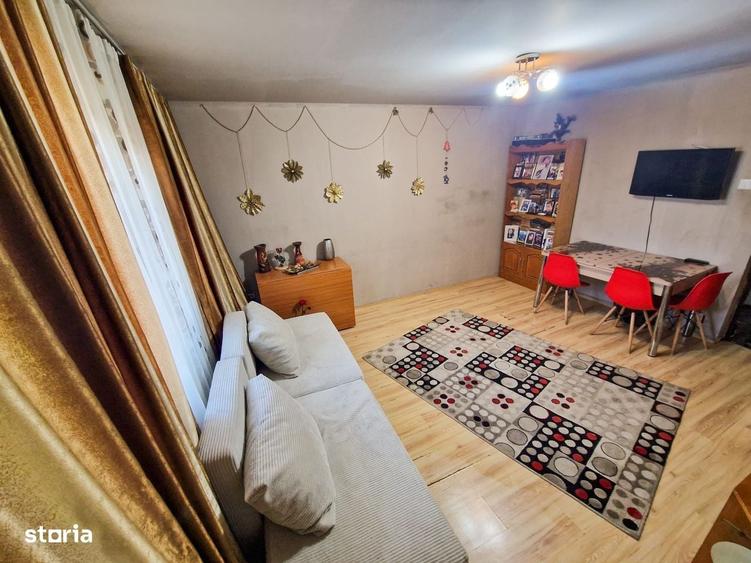 Apartament cu 3 camere decomandat în Central