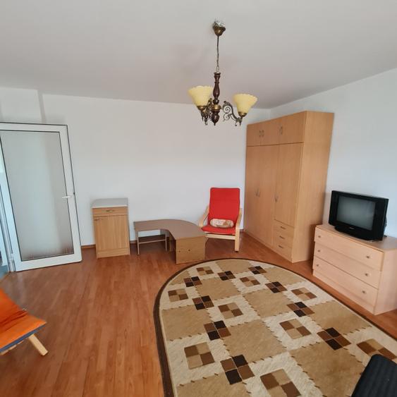 Garsonieră decomandată în Trivale