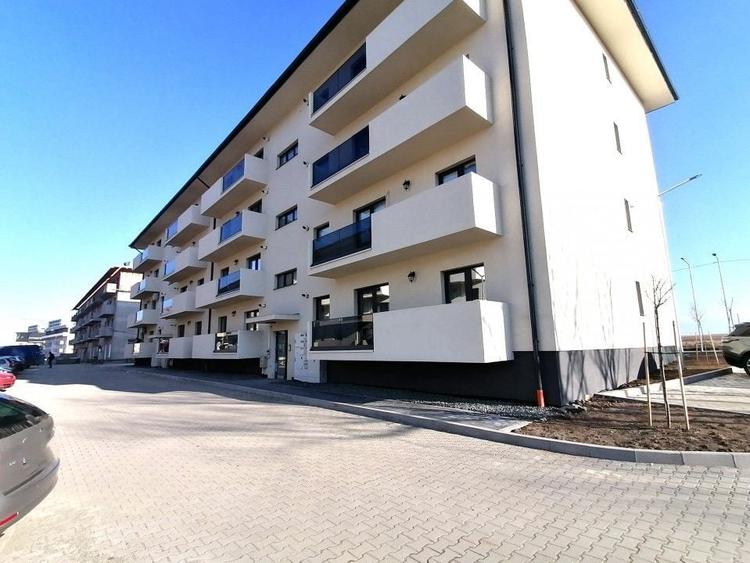 Apartament cu 2 camere decomandat în Est — fotografia 1