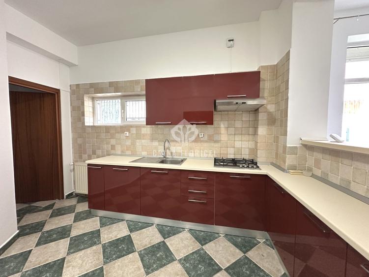 Casă individuală cu 7 camere cu Canalizare în Herăstrău