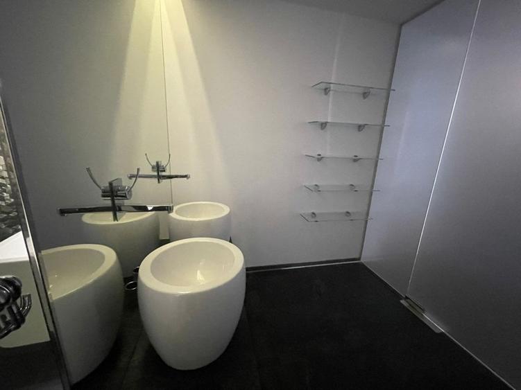 Apartament cu 4 camere decomandat, mobilat în Băneasa