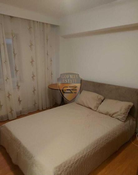 Apartament cu 2 camere decomandat în Casa de Cultură