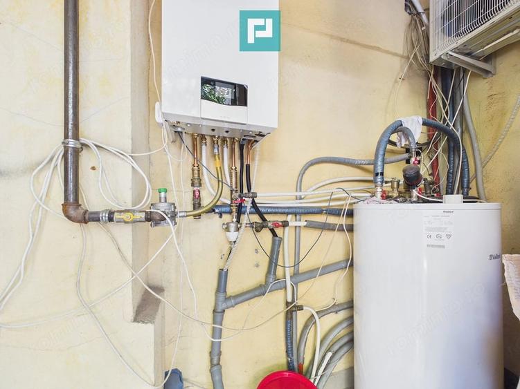 Casă cu 6 camere cu Teren 500 Mp în Ultracentral