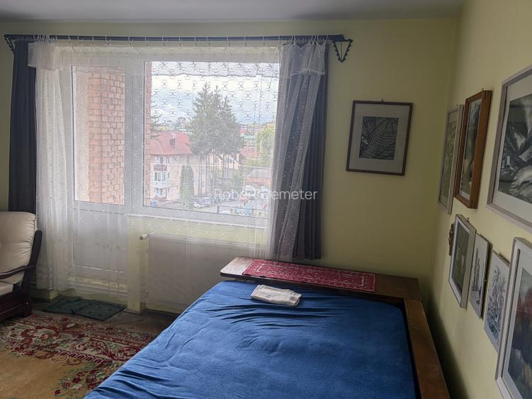 Apartament (64 m²) cu 3 camere de vânzare în Sovata, cartierul Eminescu