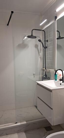 Apartament cu 2 camere semidecomandat în Aleea Carpați