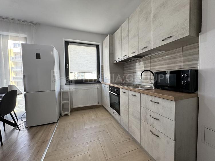 Apartament cu 2 camere semidecomandat, mobilat în Tractorul