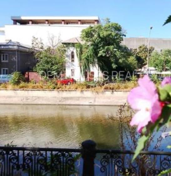 Casă cu 3 camere cu Teren 100 Mp în Unirii