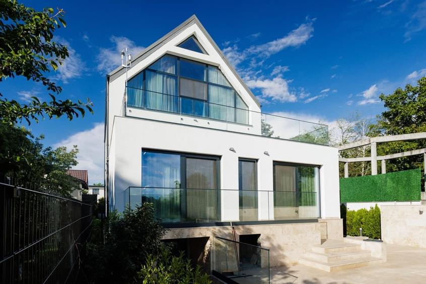Casă individuală cu 7 camere cu Piscina în Snagov