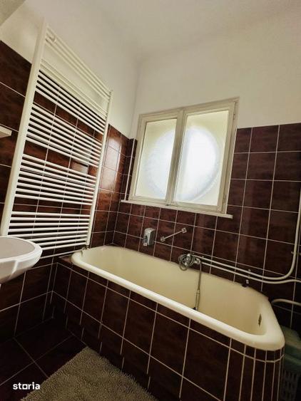 Apartament cu 3 camere semidecomandat, mobilat în Andrei Mureșanu