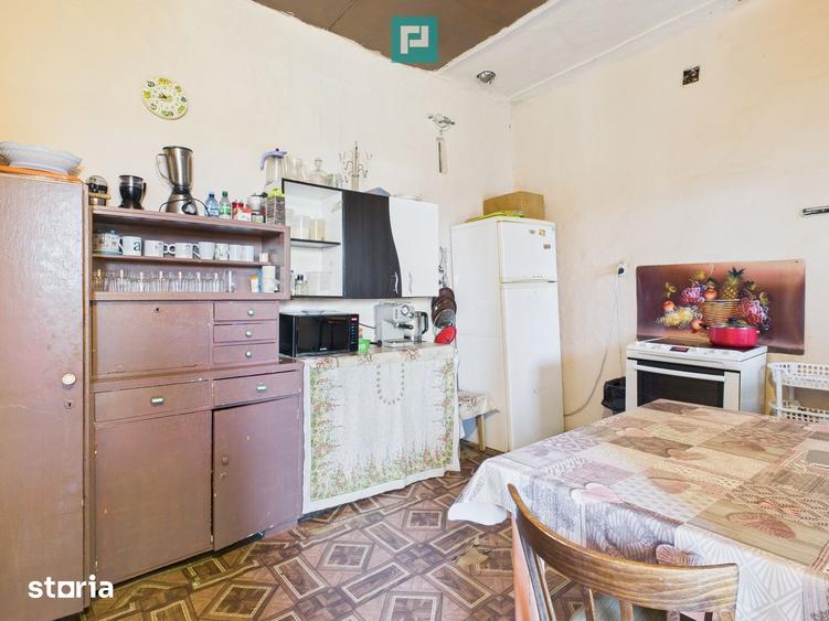 Casă cu 4 camere cu Teren 5942 Mp în Variaș