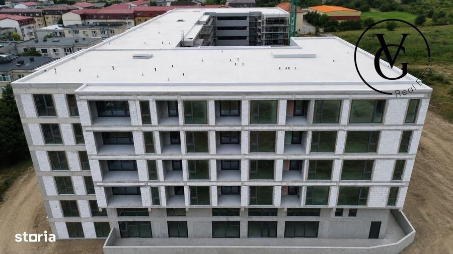 Apartament cu 4 camere decomandat în Central