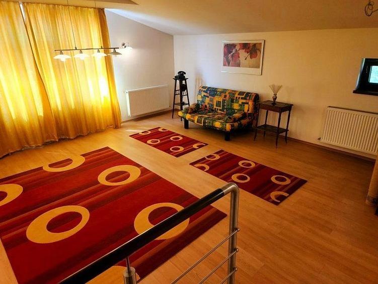Casă individuală cu 7 camere cu Canalizare în Băneasa