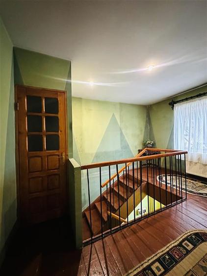 Casă cu 6 camere cu Canalizare în Ultracentral