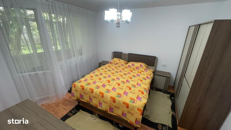 Apartament cu 3 camere decomandat în Drumul Taberei