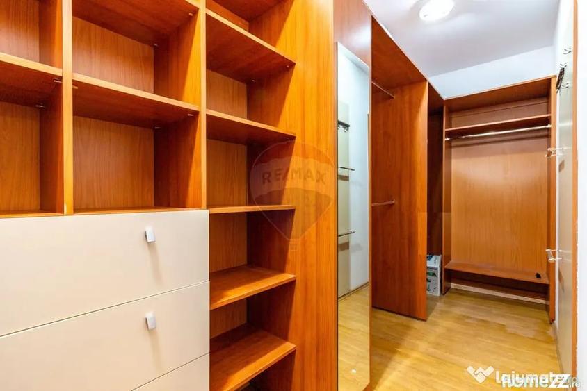 Apartament cu 4 camere decomandat în Nordului