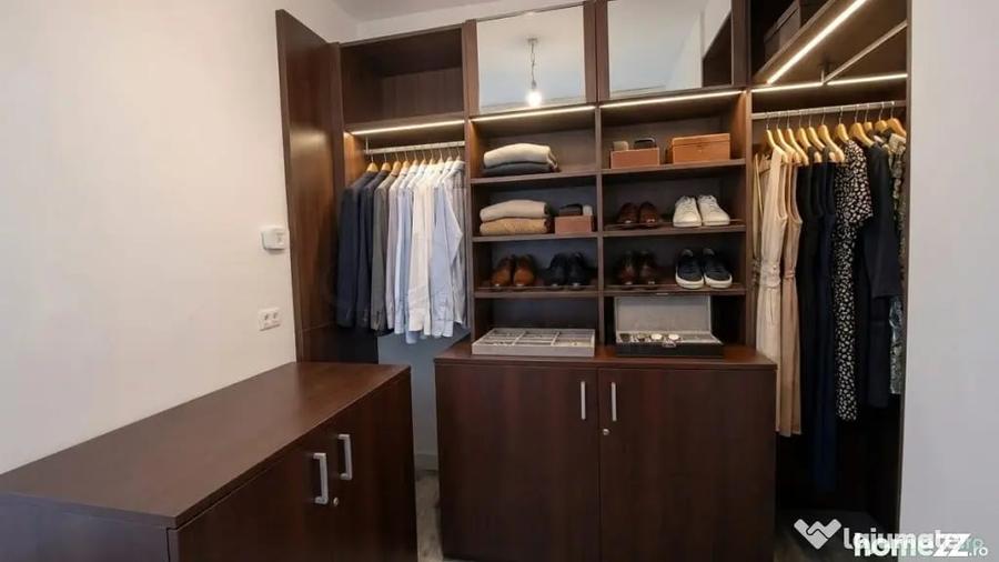 Apartament cu 3 camere semidecomandat în 1 Mai