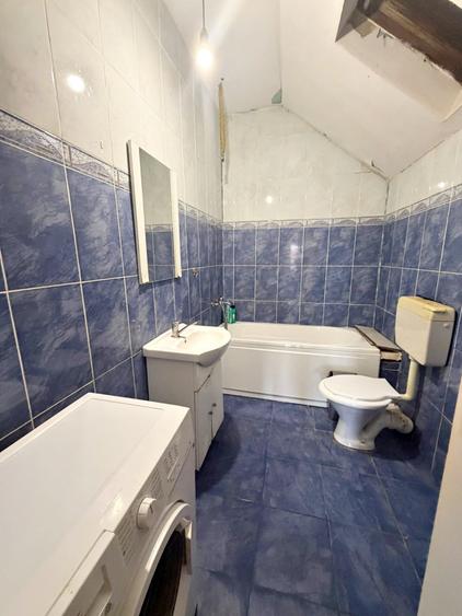 Casă individuală cu 6 camere cu Canalizare în Episcopia Bihorului