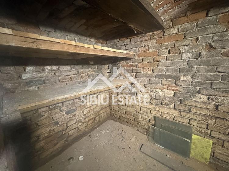 Casă individuală cu 3 camere cu Canalizare în Central