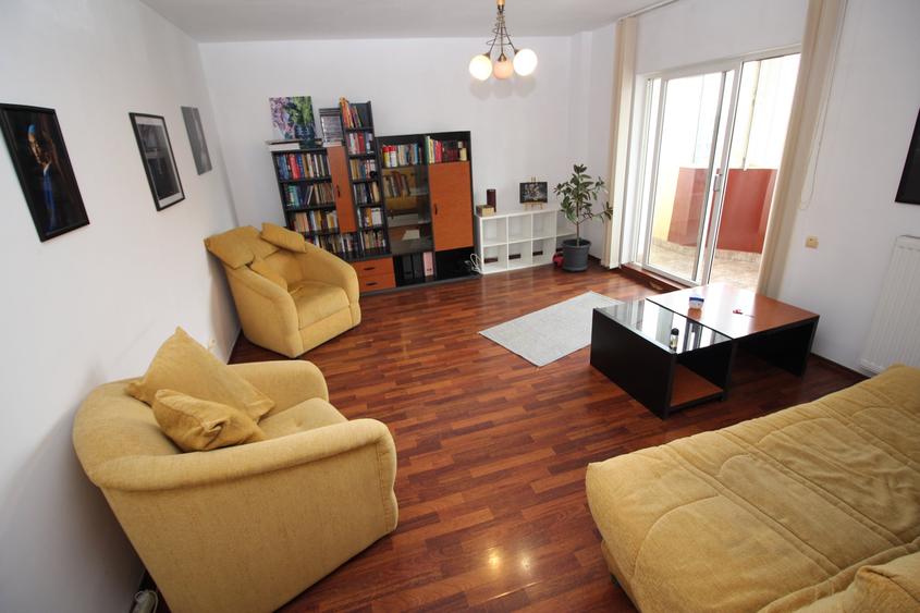 Apartament cu 2 camere decomandat în Eroii Revoluției