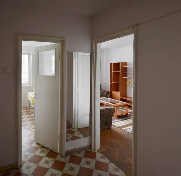 Apartament cu 3 camere semidecomandat, mobilat în Obor
