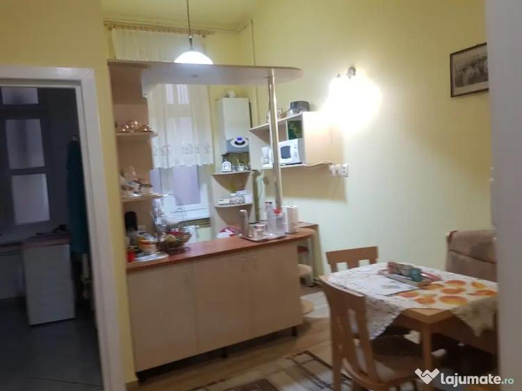 Apartament cu 2 camere semidecomandat, mobilat în Ultracentral