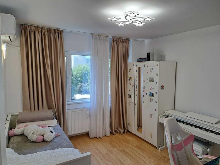 Apartament cu 4 camere decomandat în Pantelimon